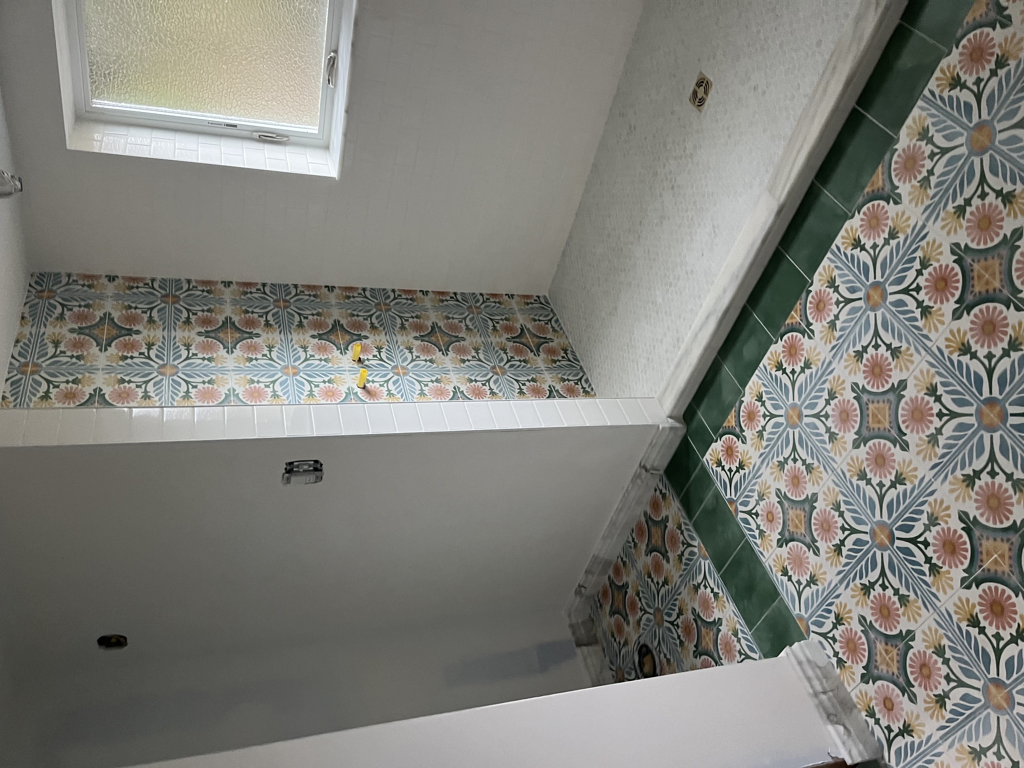 Decorative floral tile wet room